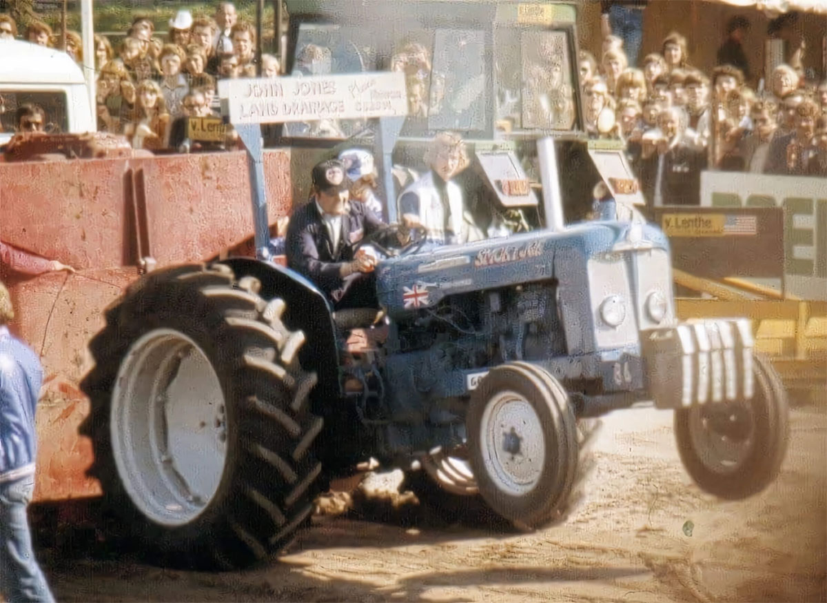 david jones father john in a tractor race